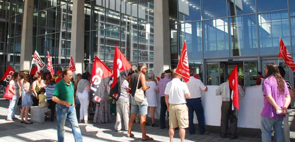 Concentraciones todos los jueves contra el despido de 16 trabajadoras