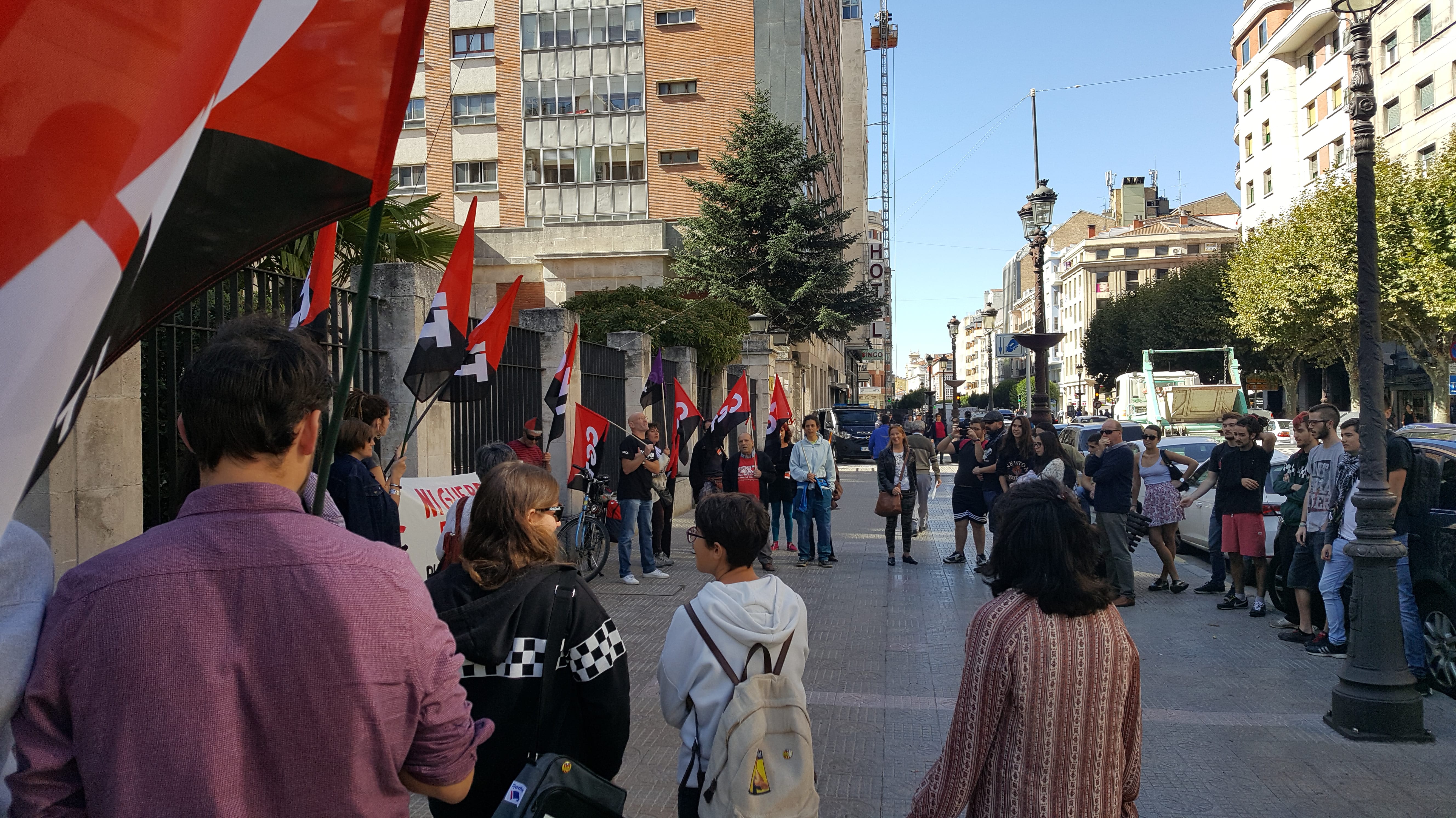 CONCENTRACIÓN EN APOYO DE NUESTR@S  HERMAN@S CATALAN@S