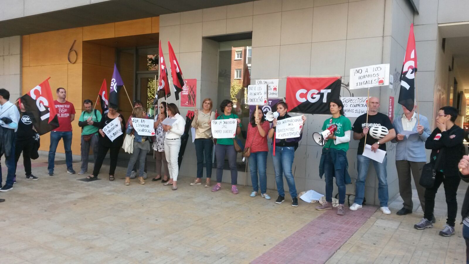 Concentración de CGT Burgos para exigir los derechos sindicales