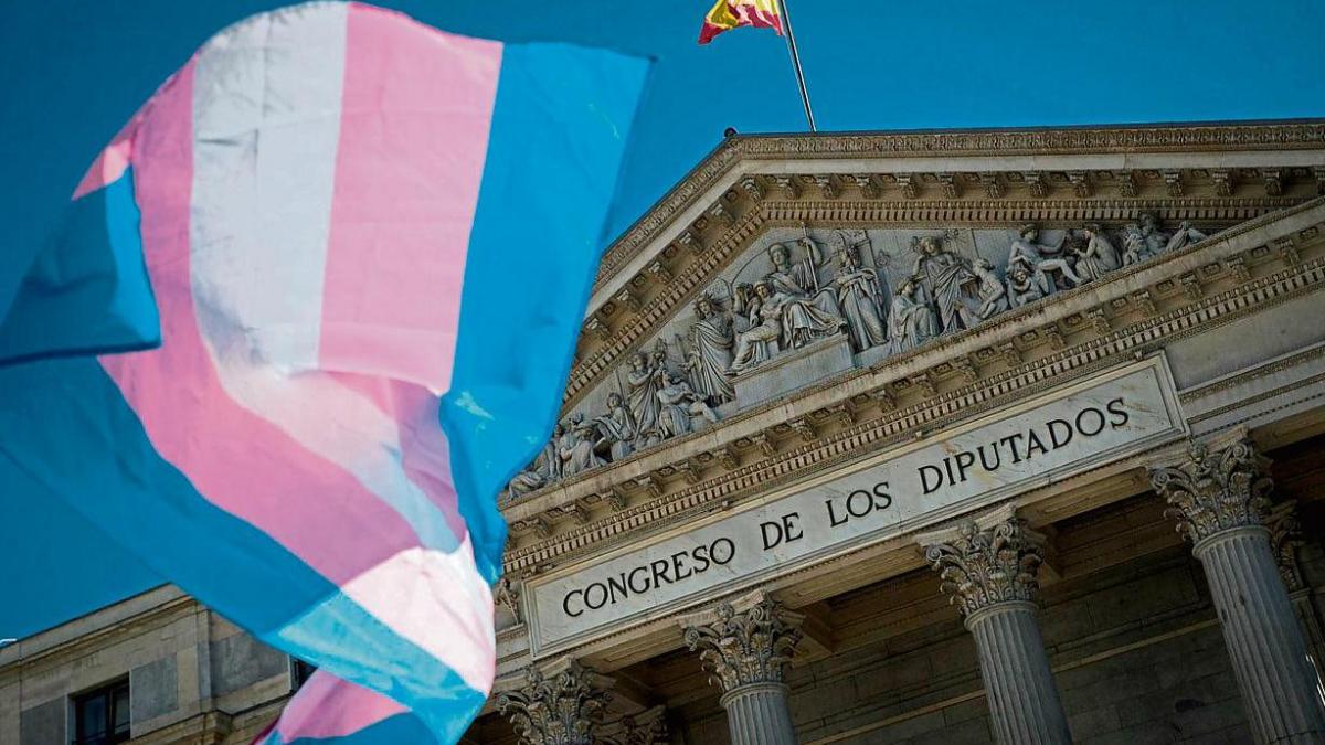 Charla coloquio sobre la ley trans